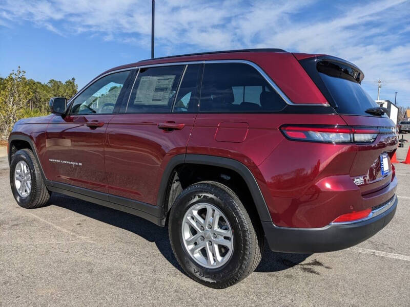 2025 Jeep Grand Cherokee Laredo