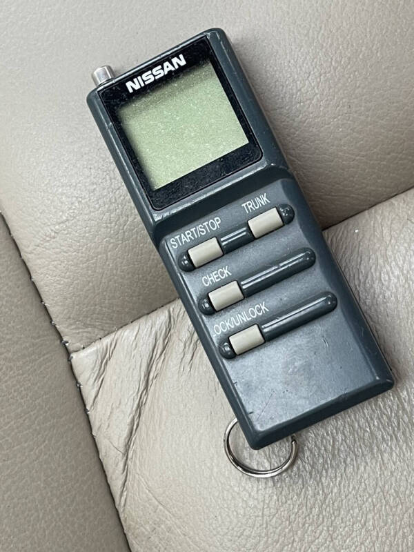 2000 Nissan Presage