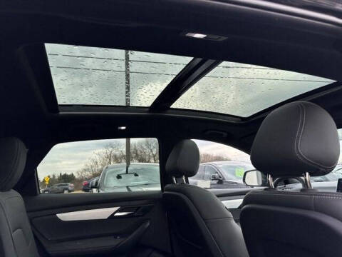 2025 VinFast VF8 Plus