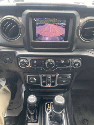 2022 Jeep Gladiator Willys