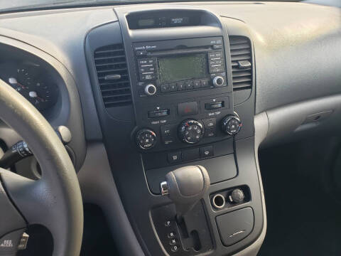 2014 Kia Sedona LX