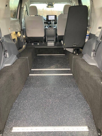 2024 Toyota Sienna LE 8-Passenger