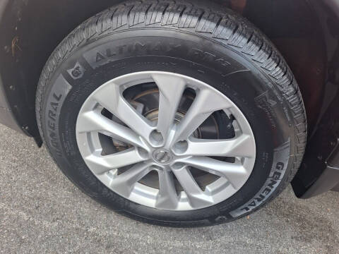 2016 Nissan Rogue SV