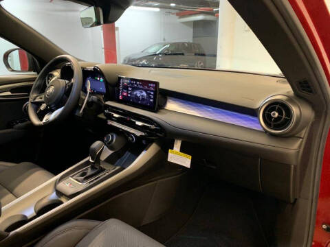 2024 Alfa Romeo Tonale Hybrid Ti