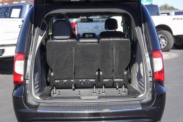 2012 Chrysler Town and Country Touring