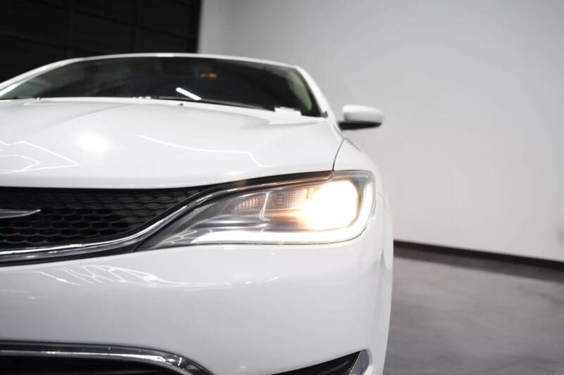 2017 Chrysler 200 Limited Platinum