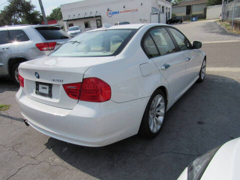2011 BMW 3 Series 328i