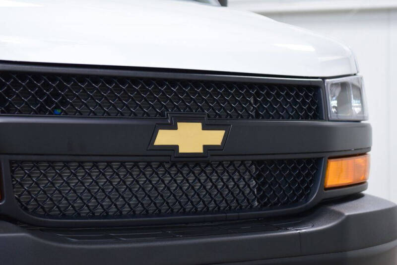 2025 Chevrolet Express 2500