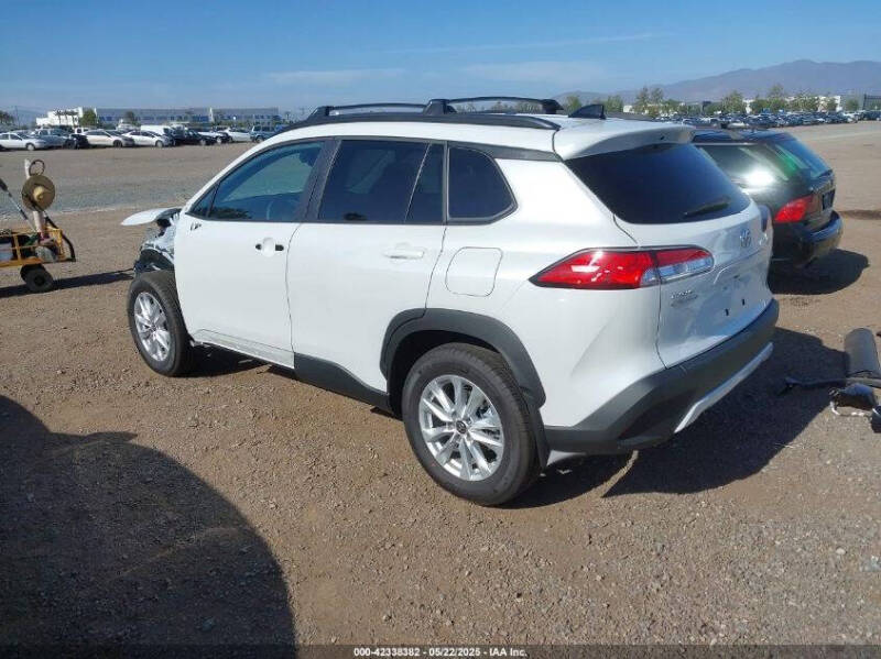 2025 Toyota Corolla Cross LE