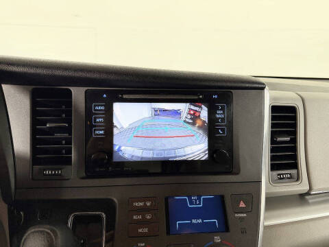 2017 Toyota Sienna LE 7-Passenger