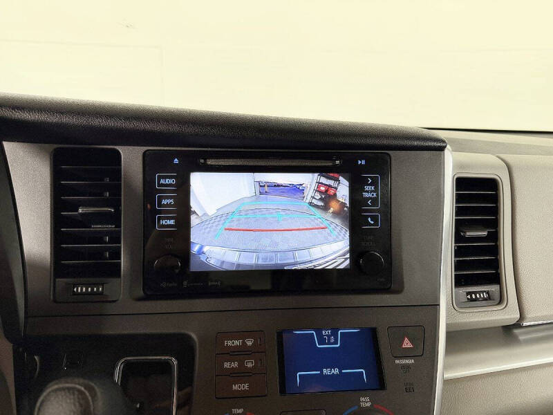 2017 Toyota Sienna LE 7-Passenger