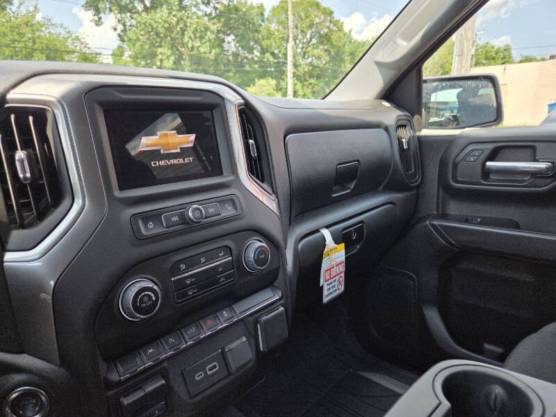 2025 Chevrolet Silverado 1500 Custom