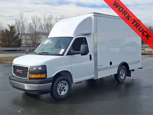 2025 GMC Savana 3500