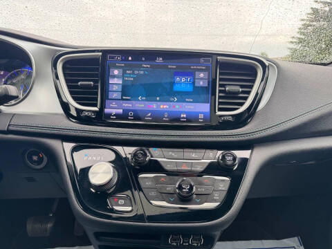 2021 Chrysler Pacifica Touring L