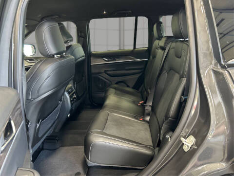 2026 Jeep Grand Cherokee Altitude