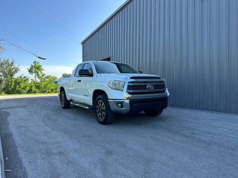 2014 Toyota Tundra SR5