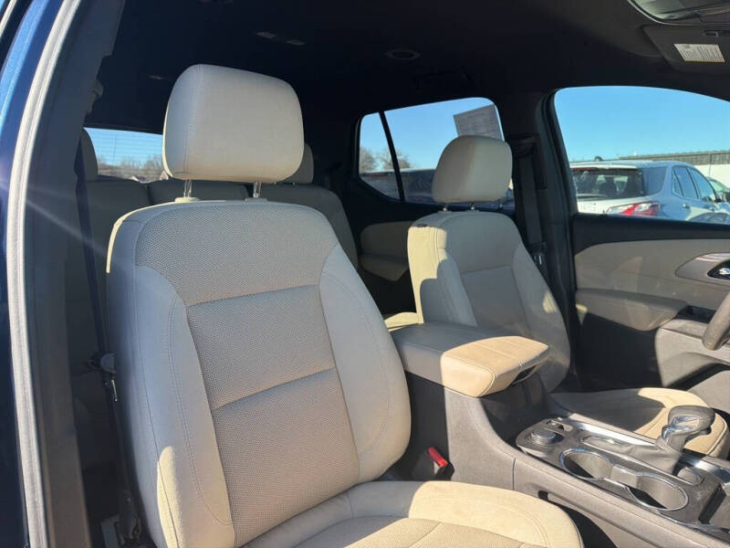 2022 Chevrolet Traverse LS