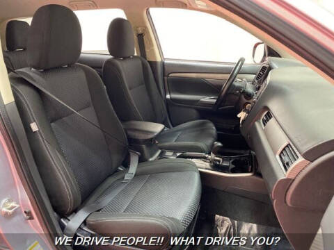 2017 Mitsubishi Outlander ES