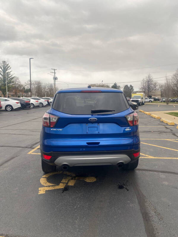 2017 Ford Escape SE photo 4