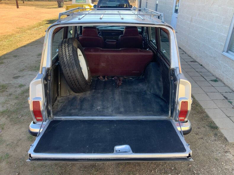 1987 Jeep Grand Wagoneer