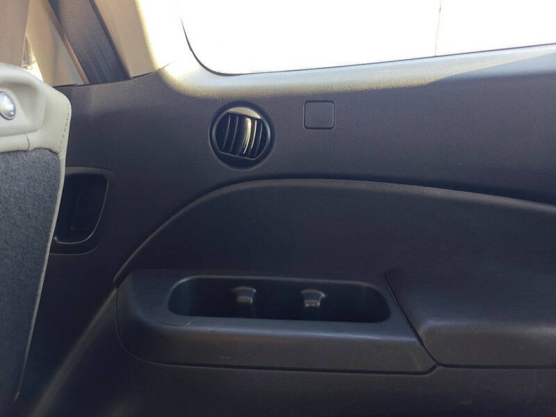 2020 Honda Pilot Touring w/Rear Captain's Chairs