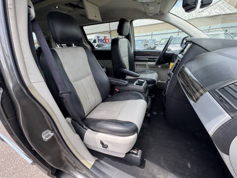 2010 Chrysler Town and Country Touring