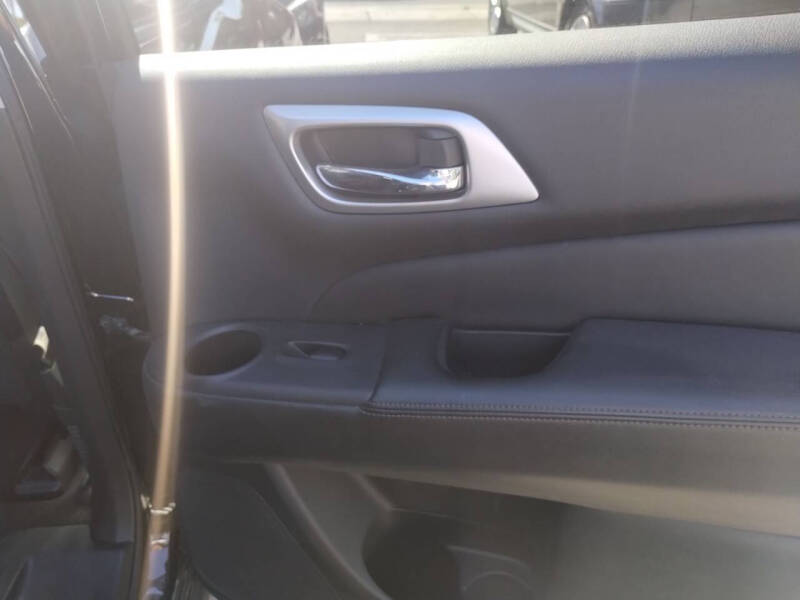 2018 Nissan Pathfinder SL