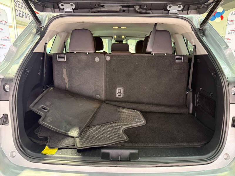 2023 Toyota Highlander LE