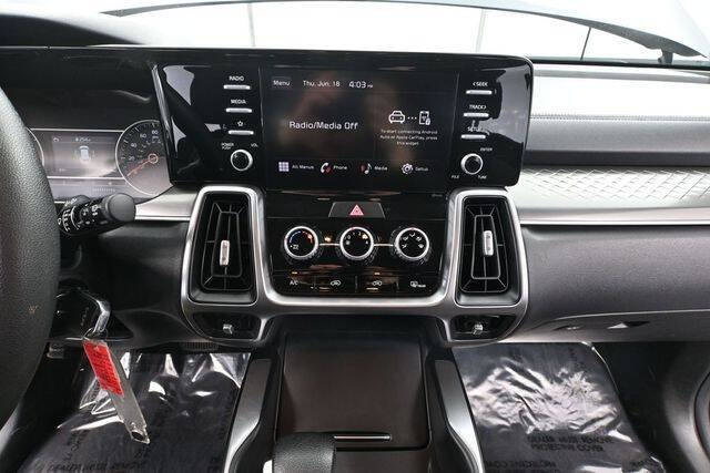 2023 Kia Sorento LX