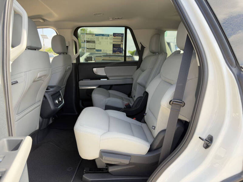 2026 Ford Expedition Active
