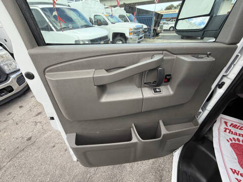 2022 GMC Savana 2500