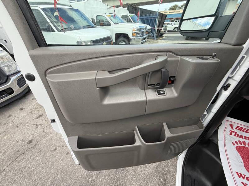 2022 GMC Savana 2500