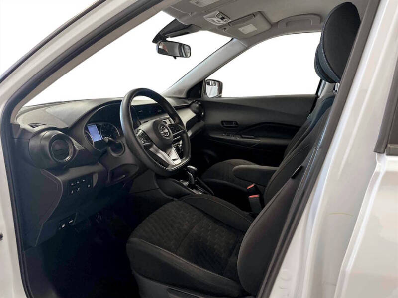 2022 Nissan Kicks S