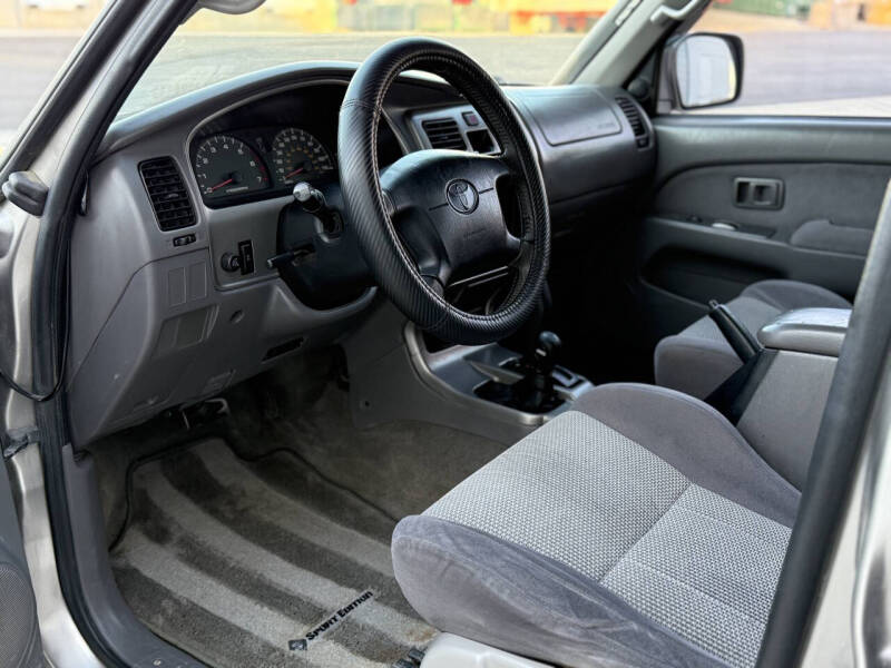 2002 Toyota 4Runner SR5