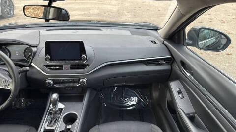 2022 Nissan Altima 2.5 SV