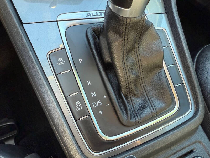 2017 Volkswagen Golf Alltrack TSI S 4Motion