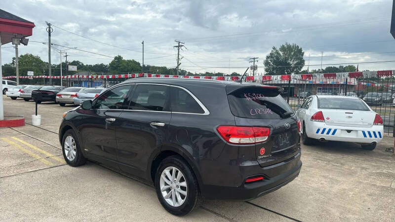 2016 Kia Sorento LX