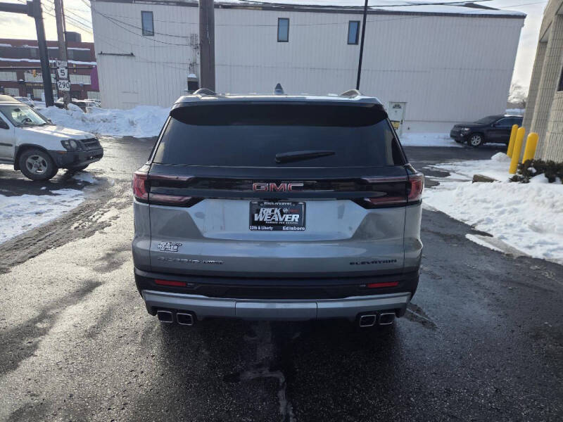 2025 GMC Acadia Elevation