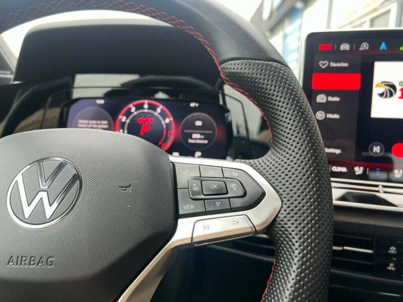 2025 Volkswagen Golf GTI SE