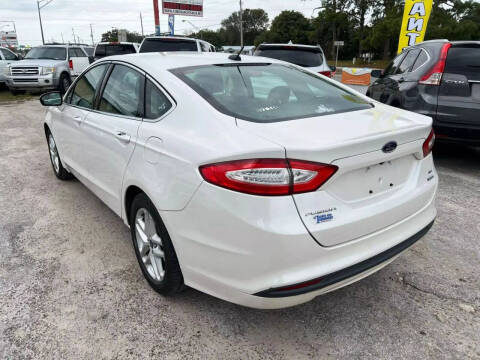 2014 Ford Fusion SE