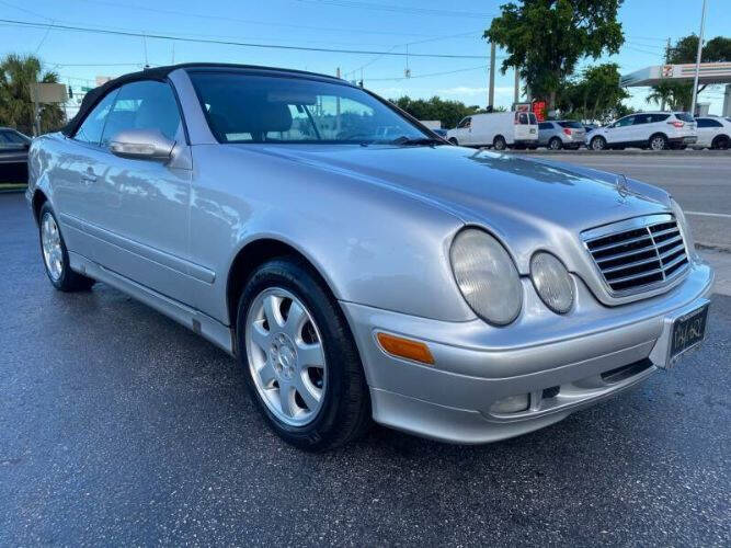 2000 Mercedes-Benz CLK320