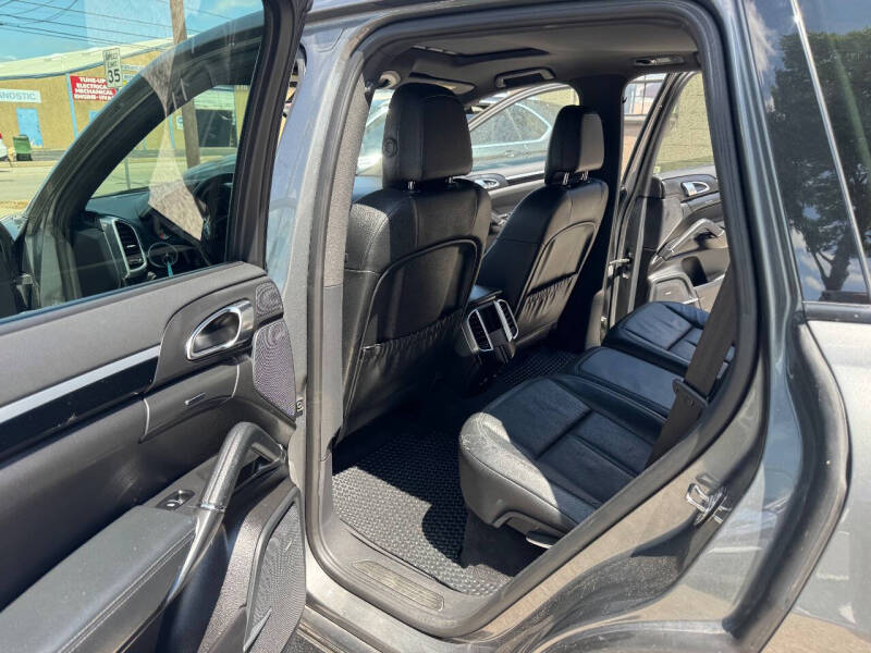 2014 Porsche Cayenne Platinum Diesel