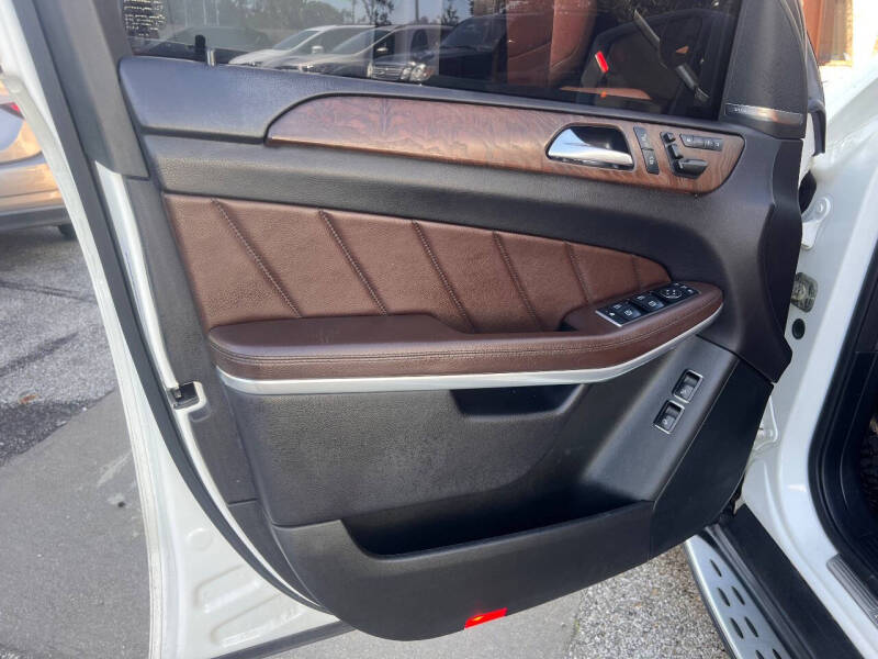 2016 Mercedes-Benz GL-Class GL 550 4MATIC