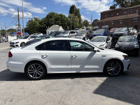 2018 Volkswagen Passat 2.0T R-Line