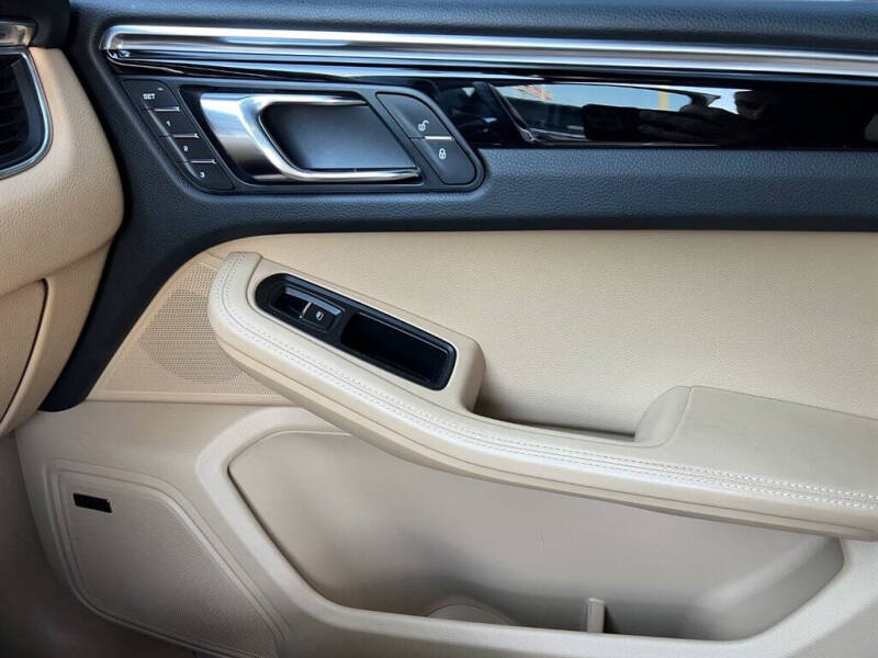 2017 Porsche Macan S