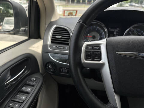 2014 Chrysler Town and Country Touring