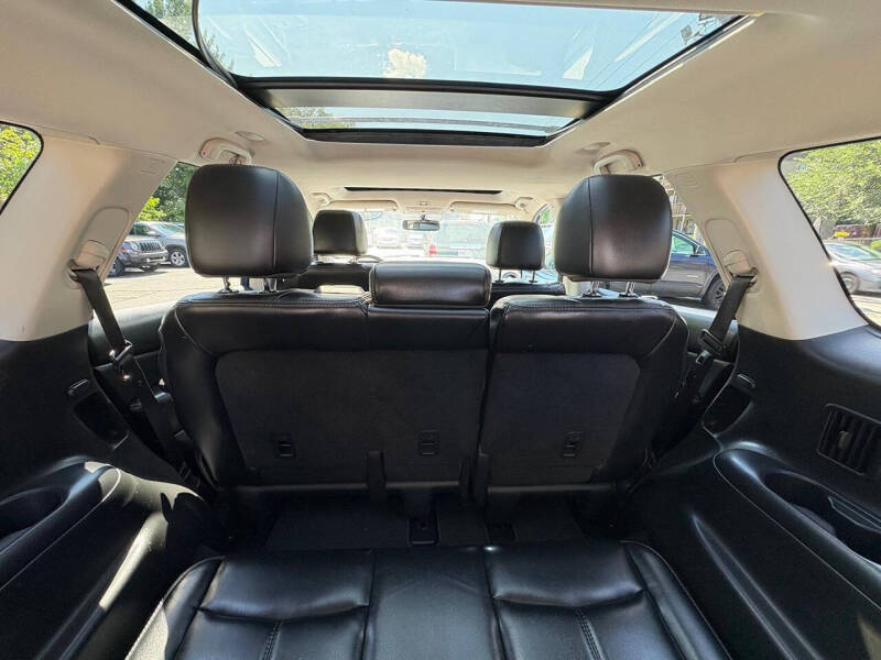 2017 Nissan Pathfinder SL