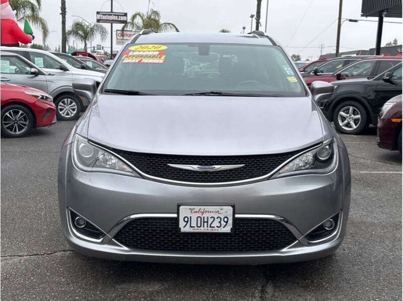 2020 Chrysler Pacifica Touring L