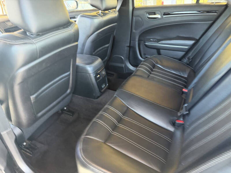 2017 Chrysler 300