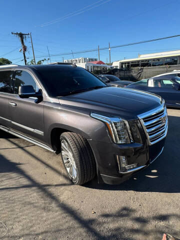 2017 Cadillac Escalade ESV Platinum